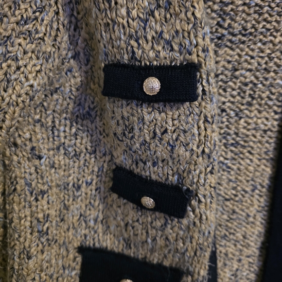 Elegant Black and Tan Women's Cardigan - Picture 3 of 11